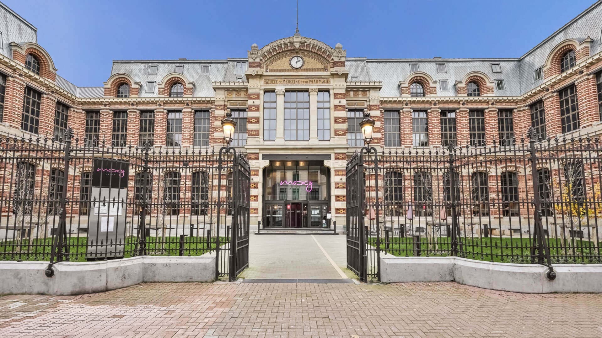 Moxy Lille City